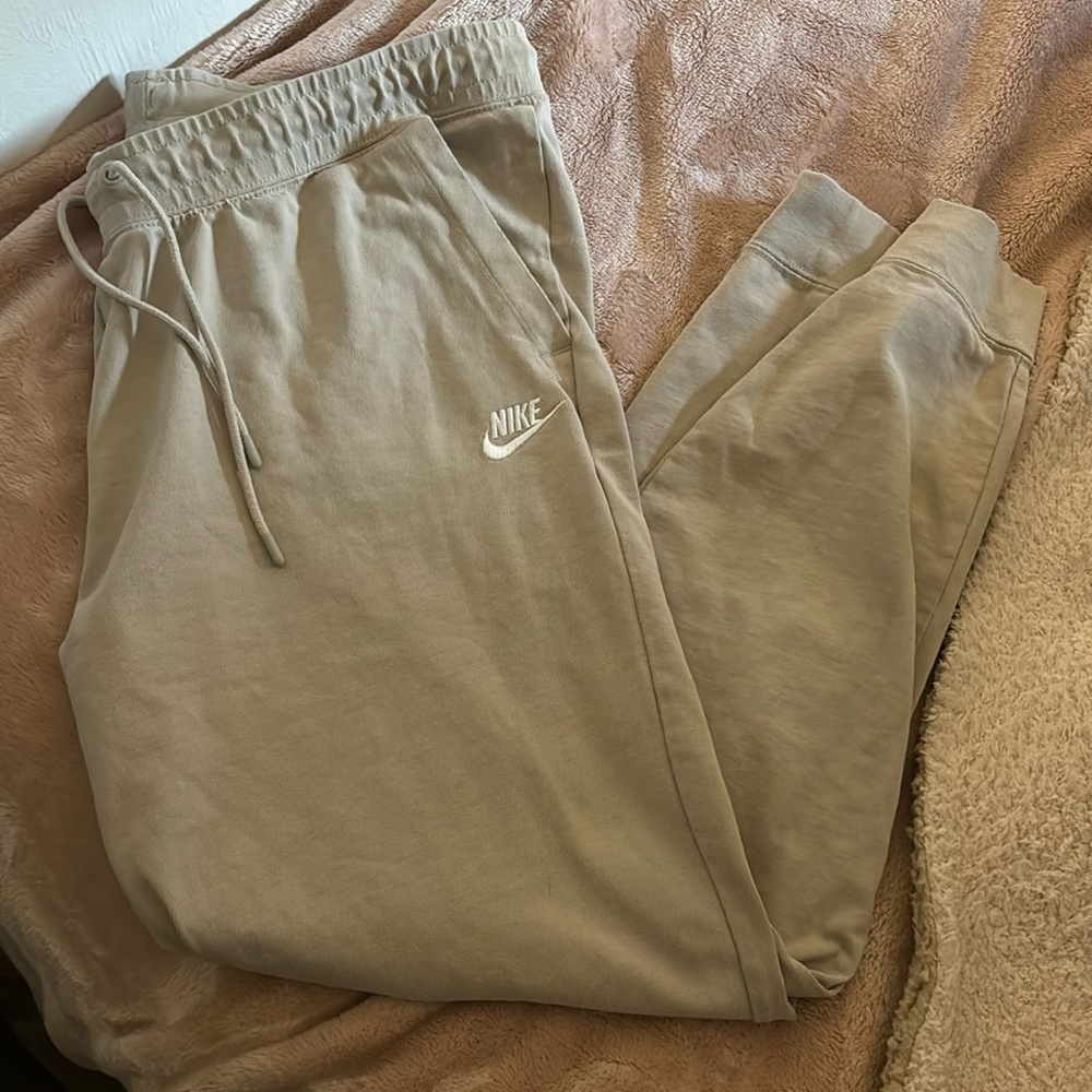 Nike Sweatpants